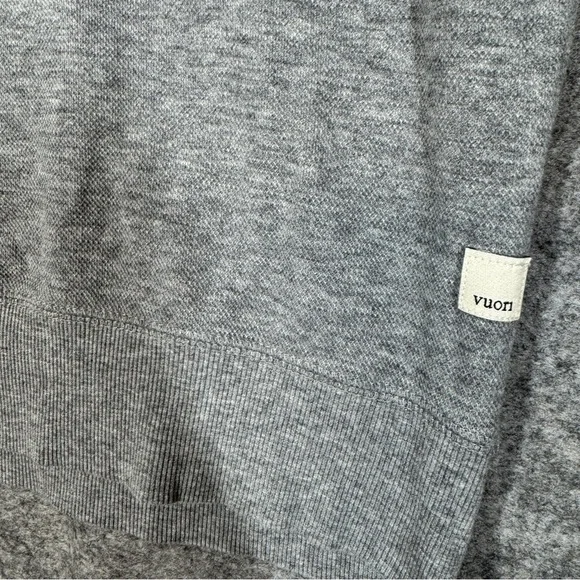 Vuori Gray Long Sleeve Sweatshirt Crewneck Pocket Athleisure Pullover Size M - Picture 8 of 15